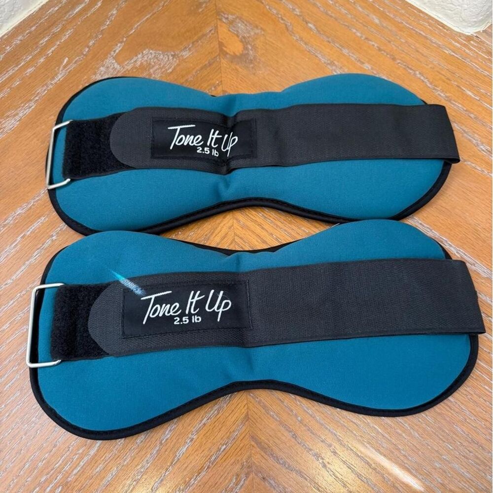 NEW Tone It Up 2.5 lb Ankle Weights - Teal